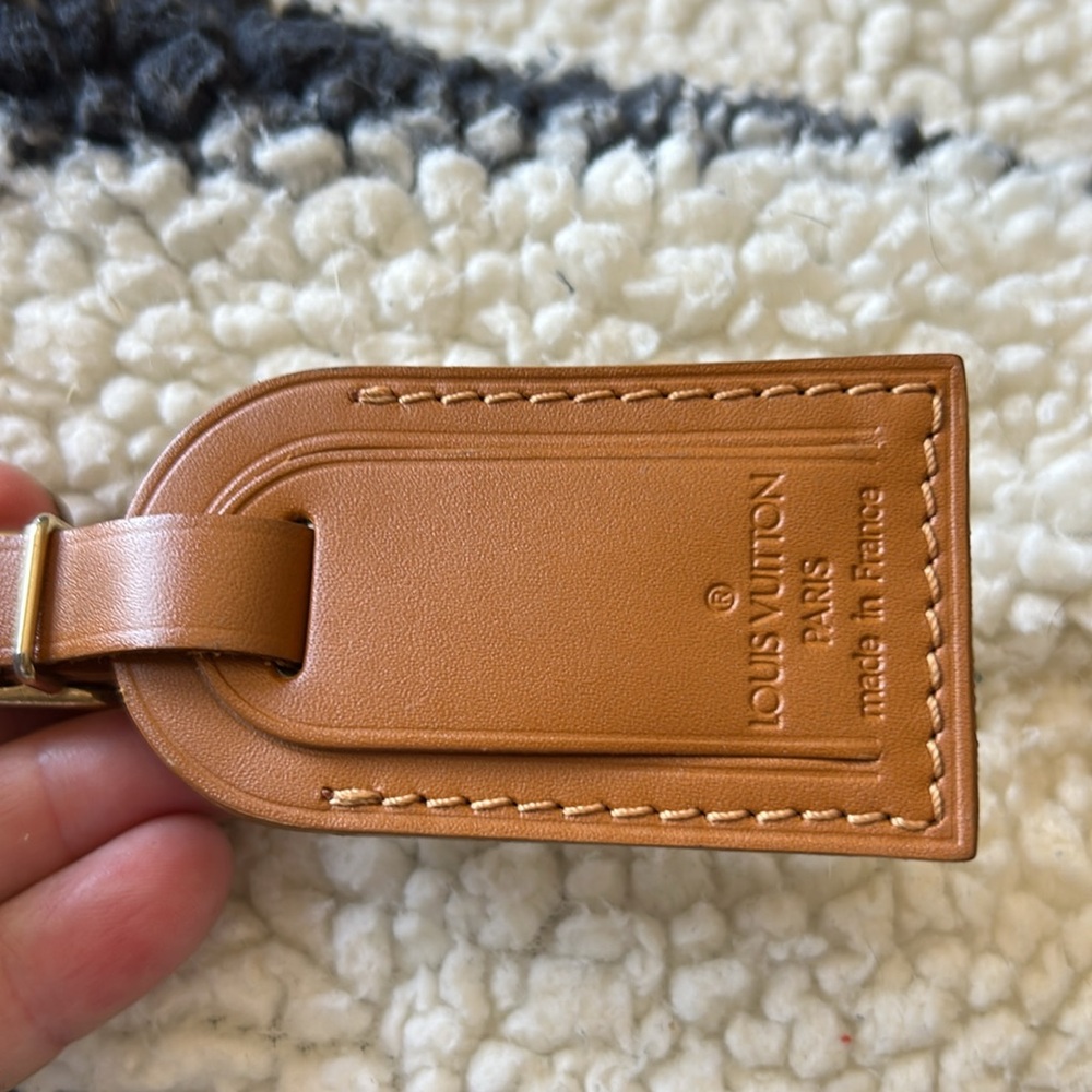 Louis Vuitton Brown Tag - Picture 10 of 11